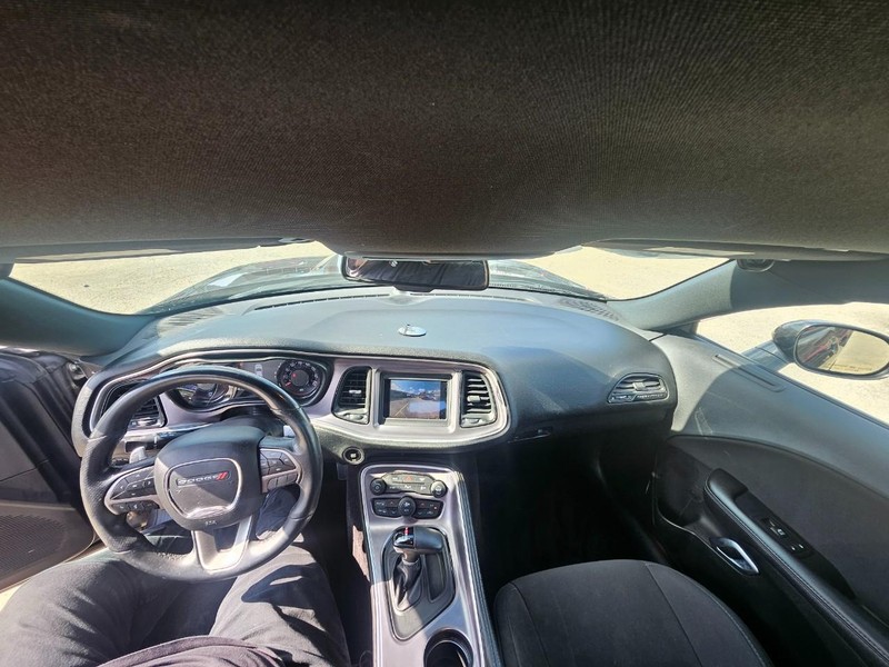 Volkswagen Passat Vehicle Full-screen Gallery Image 12