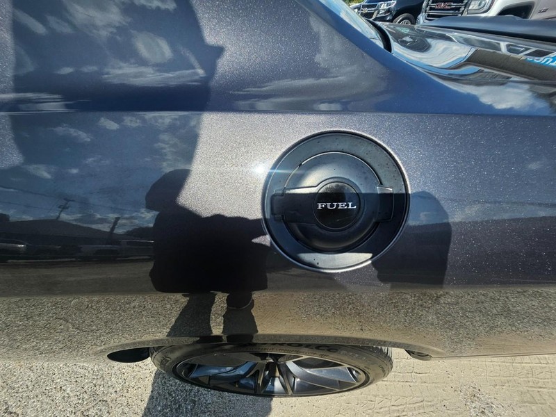Dodge Challenger Vehicle Full-screen Gallery Image 8