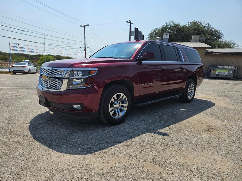 Chevrolet Suburban Vehicle Full-screen Gallery Image 3