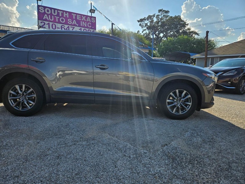 Mazda CX-9 Vehicle Full-screen Gallery Image 4