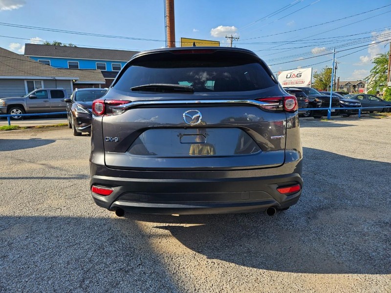 Mazda CX-9 Vehicle Full-screen Gallery Image 8