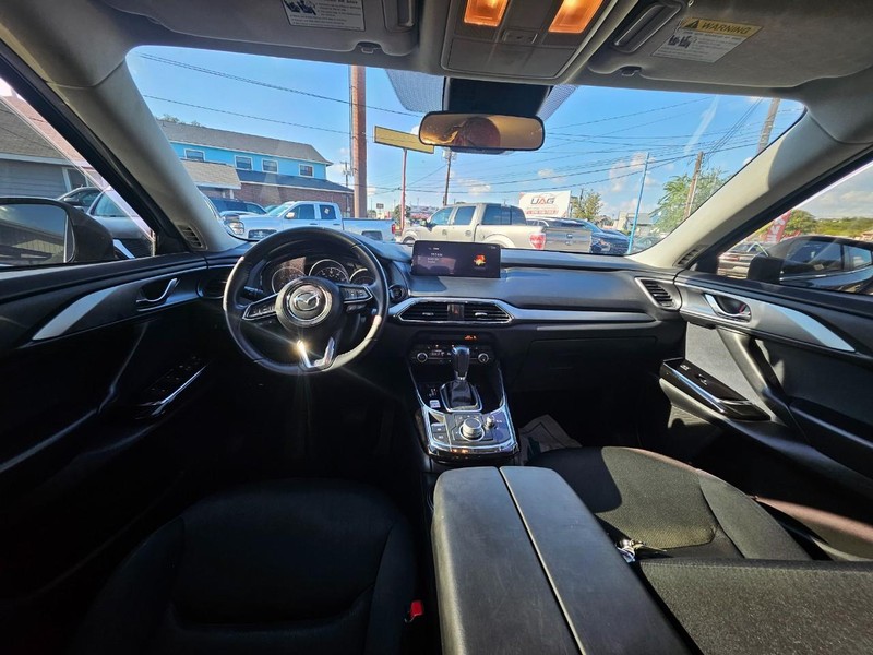 Mazda CX-9 Vehicle Full-screen Gallery Image 14