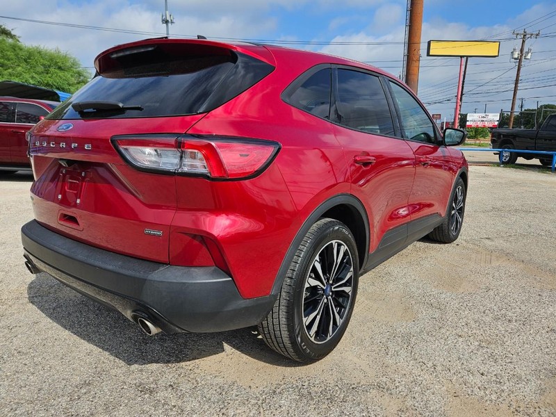 Ford Escape Vehicle Full-screen Gallery Image 6