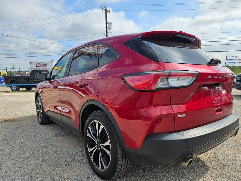 Ford Escape Vehicle Full-screen Gallery Image 7