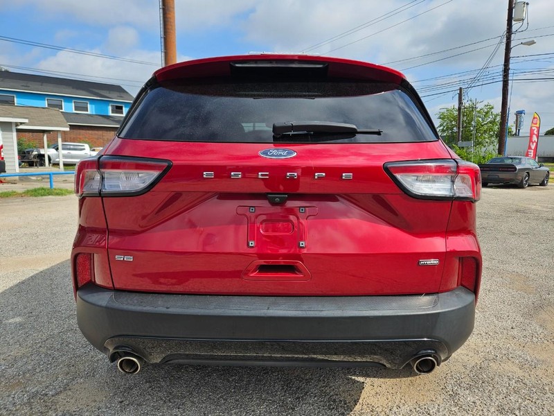 Ford Escape Vehicle Full-screen Gallery Image 9