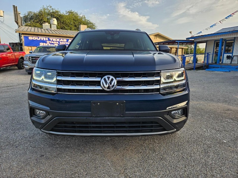 Volkswagen Atlas Vehicle Full-screen Gallery Image 2