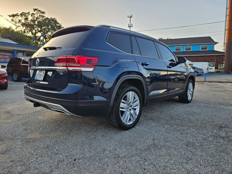 Volkswagen Atlas Vehicle Full-screen Gallery Image 5
