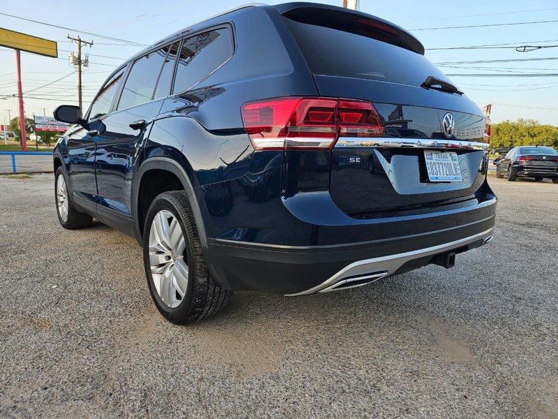 Volkswagen Atlas Vehicle Full-screen Gallery Image 6