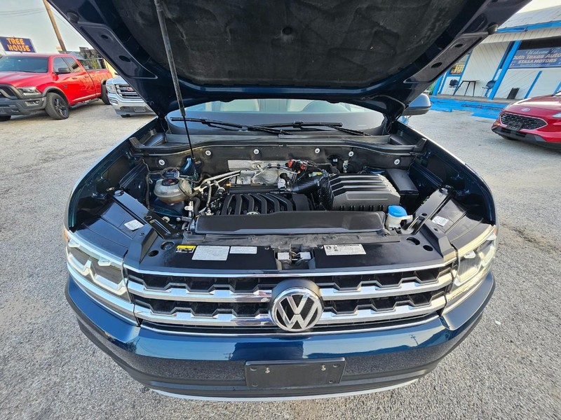Volkswagen Atlas Vehicle Full-screen Gallery Image 8