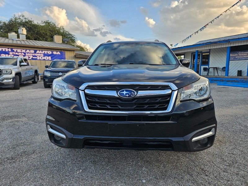 Subaru Forester Vehicle Full-screen Gallery Image 2