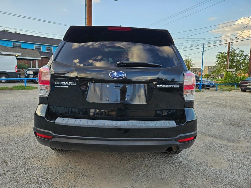 Subaru Forester Vehicle Full-screen Gallery Image 7