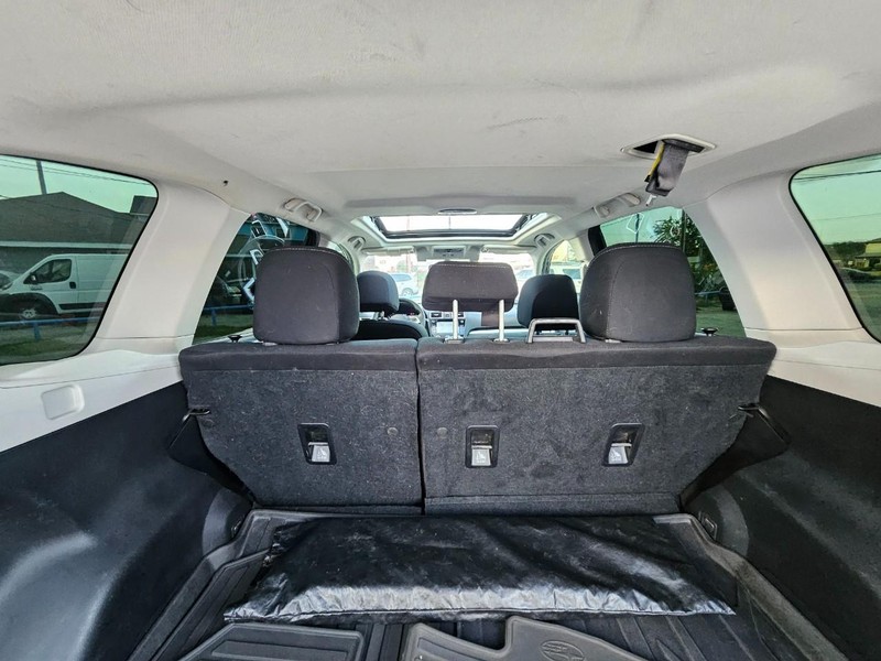 Subaru Forester Vehicle Full-screen Gallery Image 9