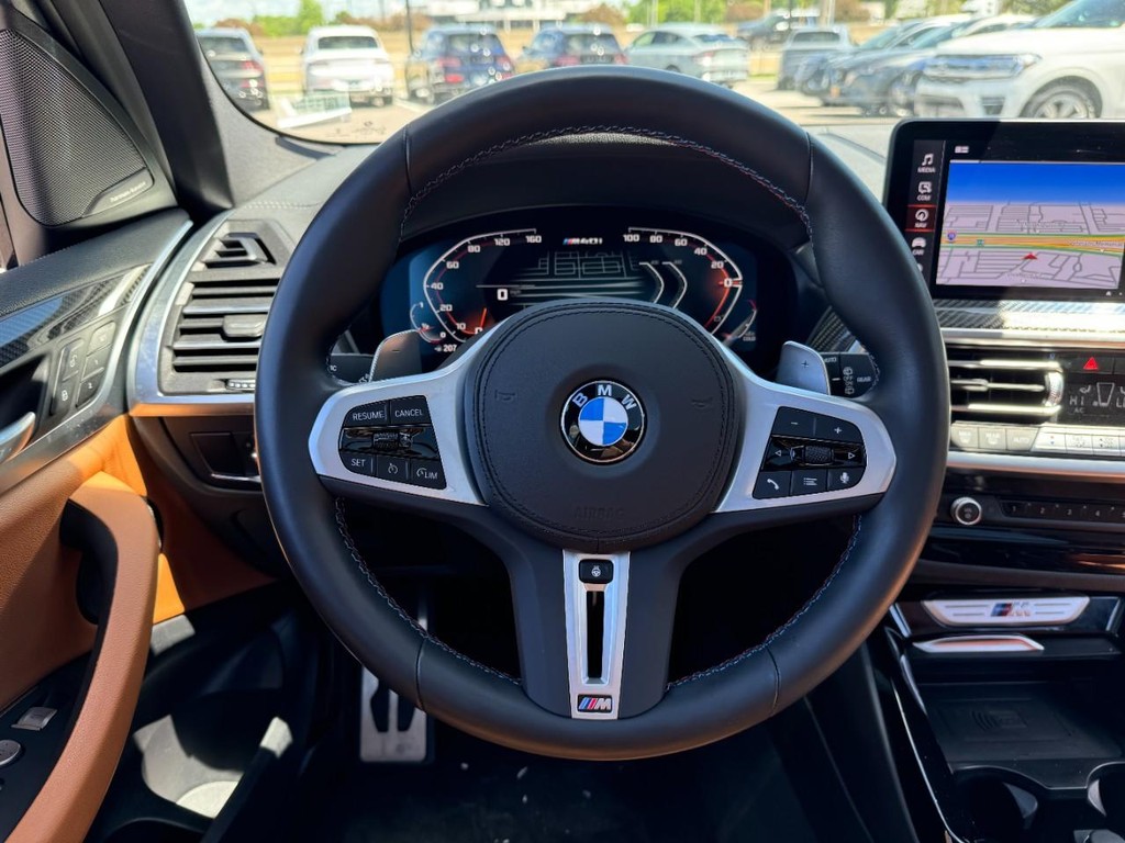 BMW X3 Vehicle Full-screen Gallery Image 13