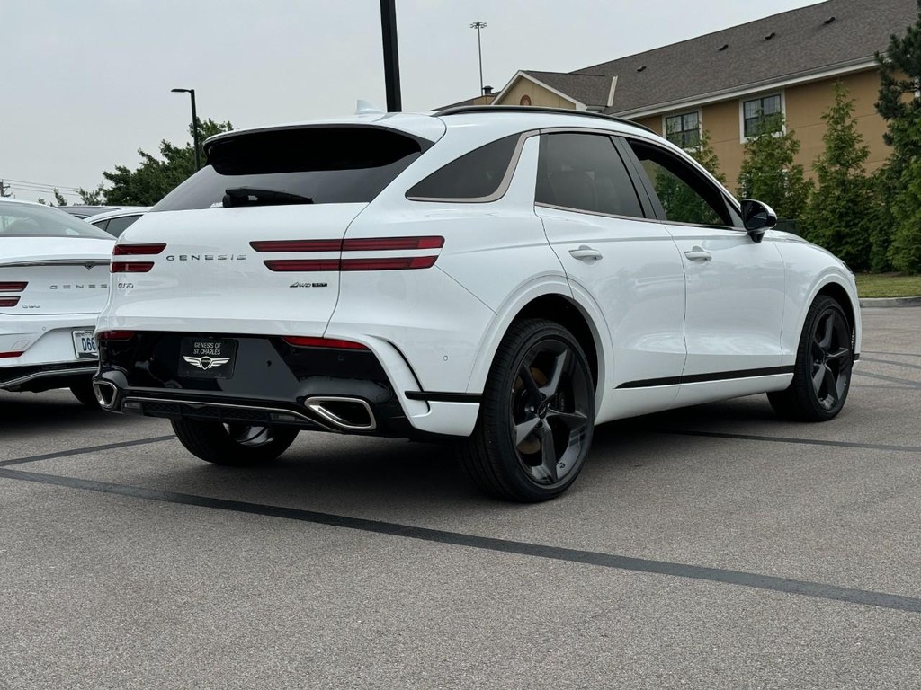 Genesis GV70 Vehicle Full-screen Gallery Image 03