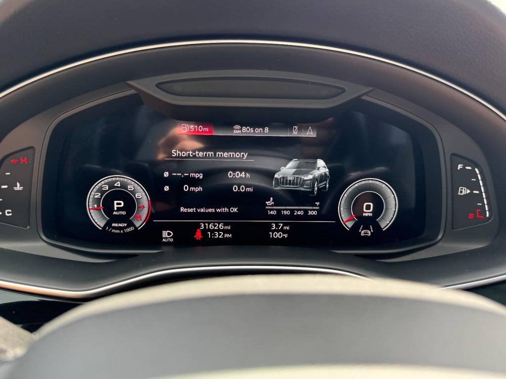 Audi Q7 Vehicle Full-screen Gallery Image 27