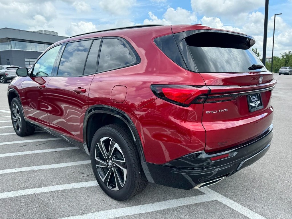 Buick Enclave Vehicle Full-screen Gallery Image 05