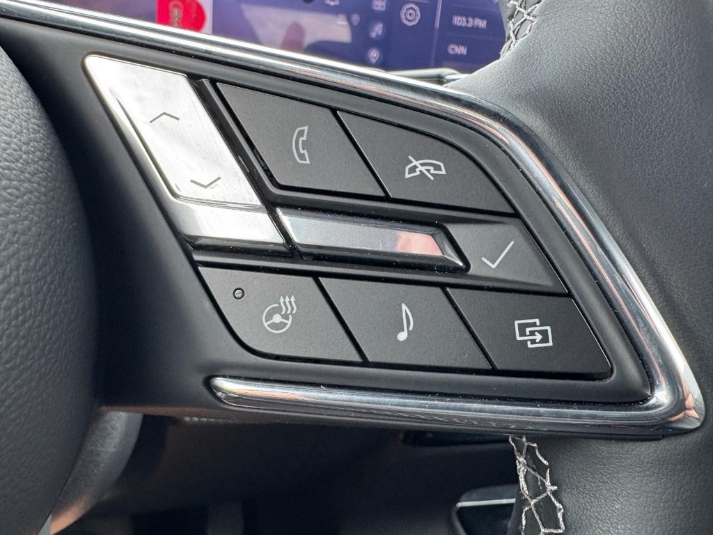 Buick Enclave Vehicle Full-screen Gallery Image 19