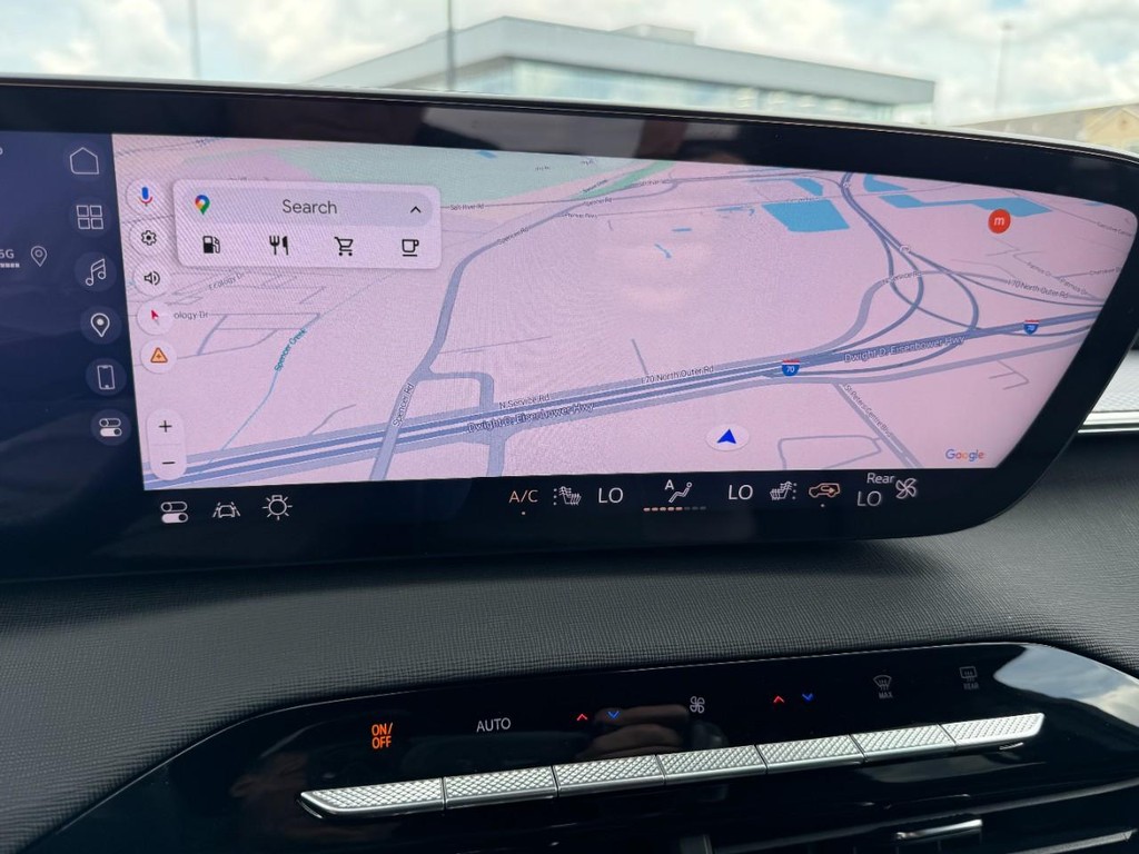 Buick Enclave Vehicle Full-screen Gallery Image 22