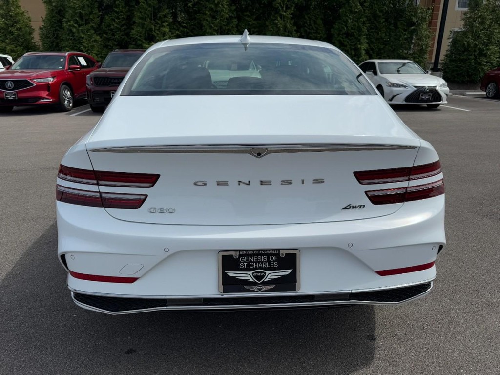 Genesis G80 Vehicle Full-screen Gallery Image 04