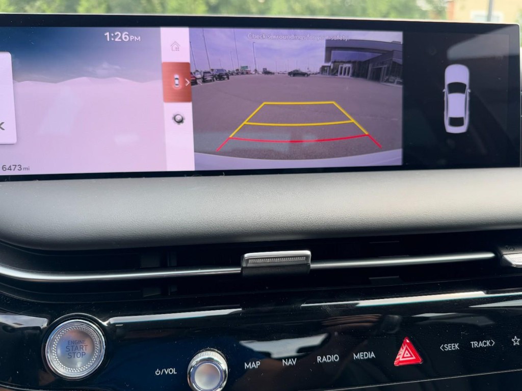 Genesis G80 Vehicle Full-screen Gallery Image 21