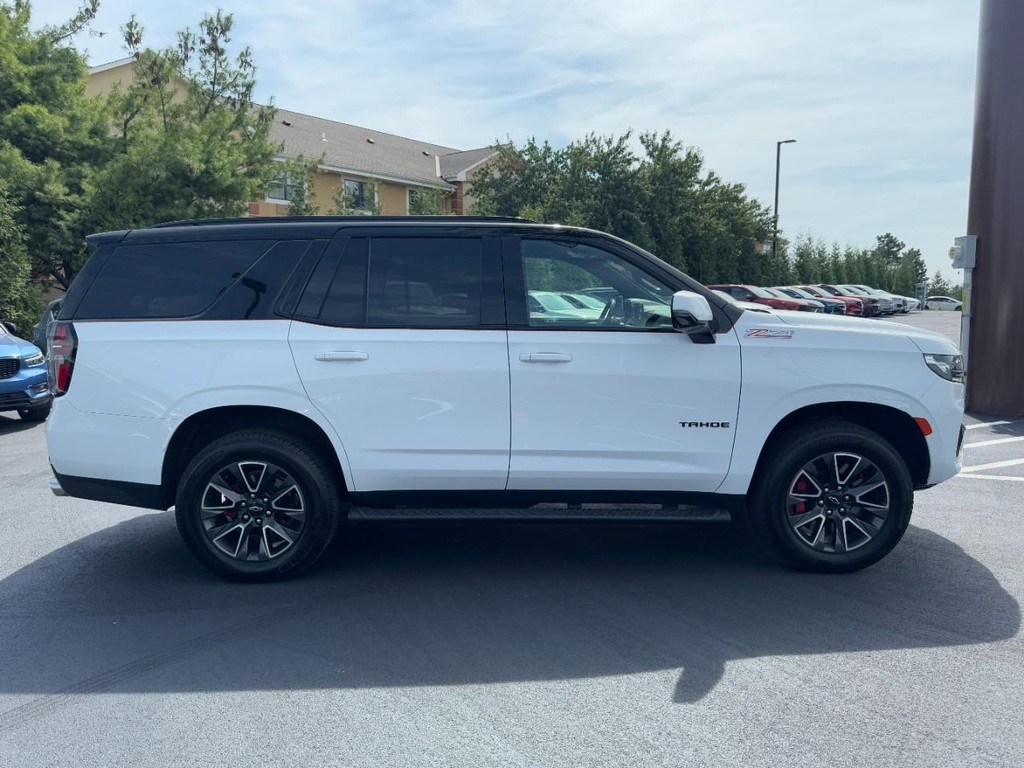 Chevrolet Tahoe Vehicle Full-screen Gallery Image 02