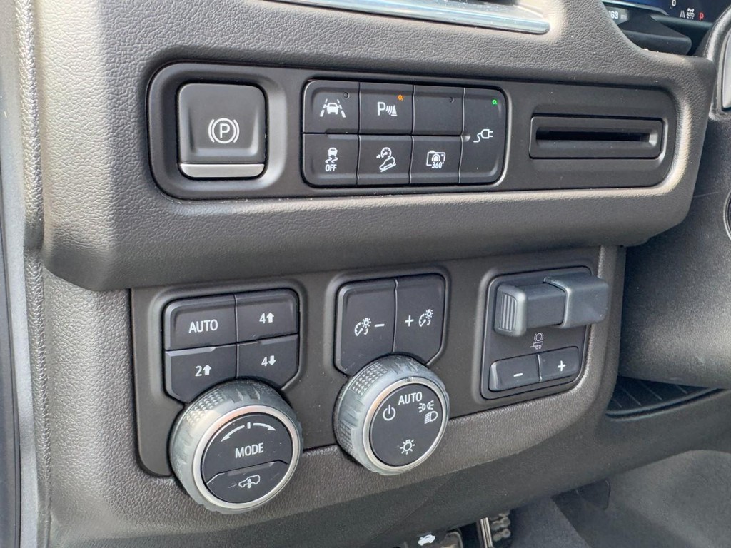 Chevrolet Tahoe Vehicle Full-screen Gallery Image 19