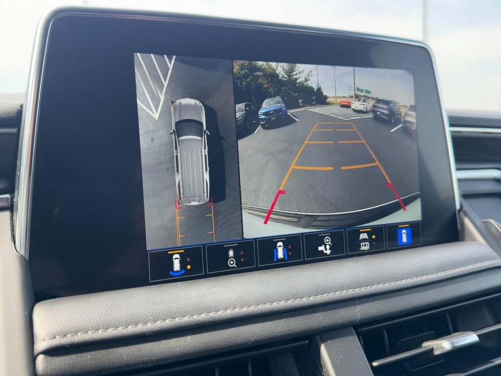 Chevrolet Tahoe Vehicle Full-screen Gallery Image 25