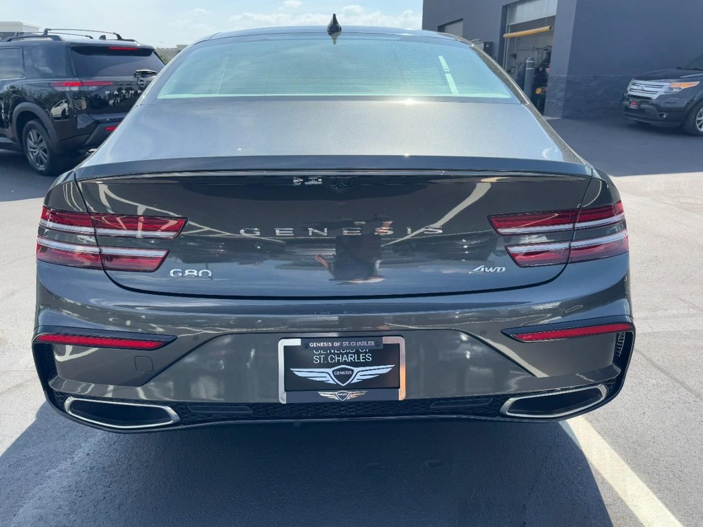 Genesis G80 Vehicle Full-screen Gallery Image 04