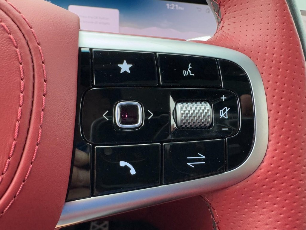 Genesis G80 Vehicle Full-screen Gallery Image 13