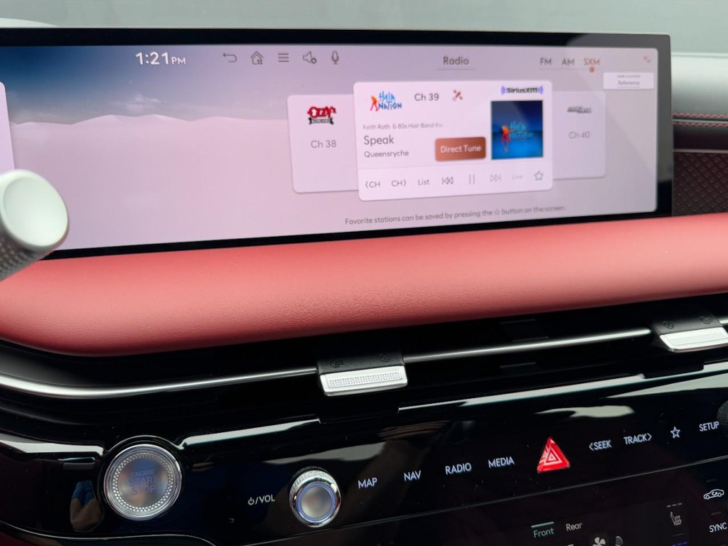 Genesis G80 Vehicle Full-screen Gallery Image 15