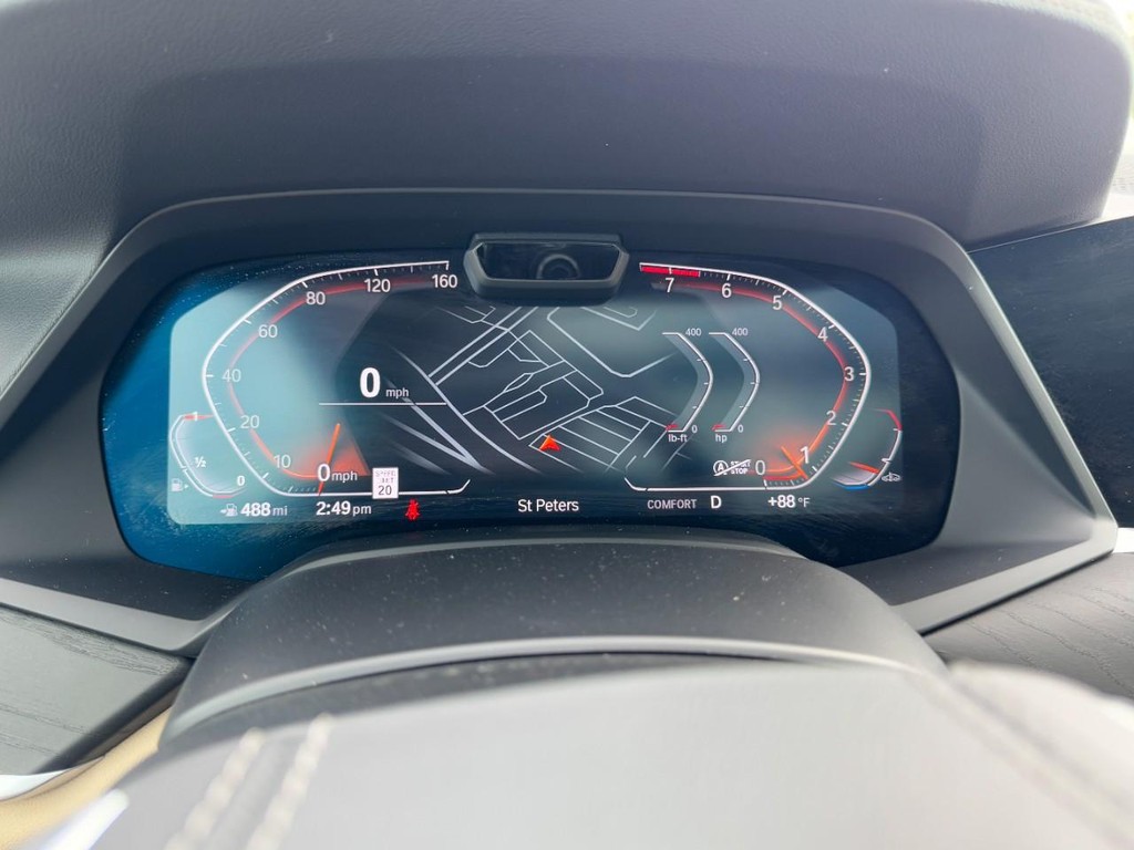 BMW X7 Vehicle Full-screen Gallery Image 25