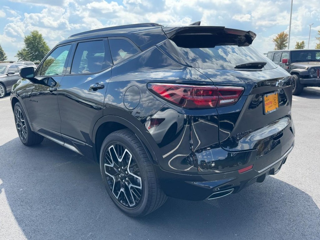 Chevrolet Blazer Vehicle Full-screen Gallery Image 05