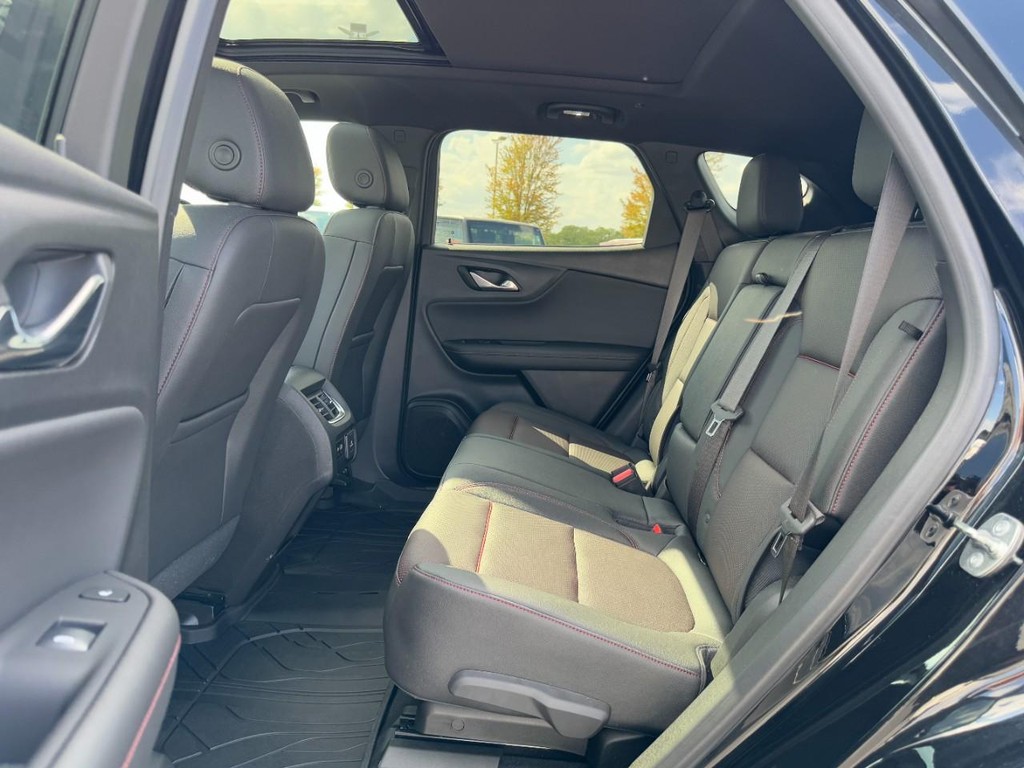 Chevrolet Blazer Vehicle Full-screen Gallery Image 10