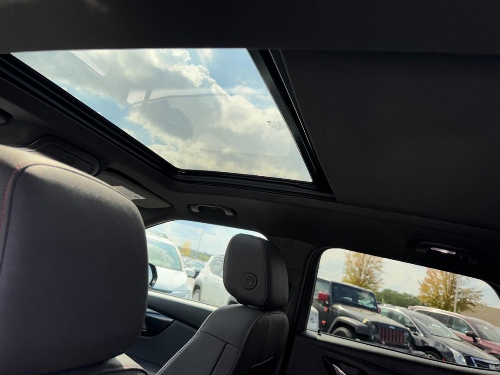 Chevrolet Blazer Vehicle Full-screen Gallery Image 11