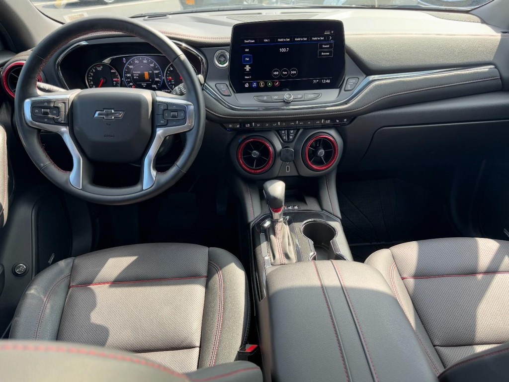 Chevrolet Blazer Vehicle Full-screen Gallery Image 12