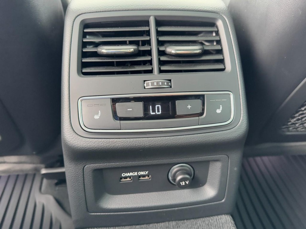 Audi S5 Sportback Vehicle Full-screen Gallery Image 12