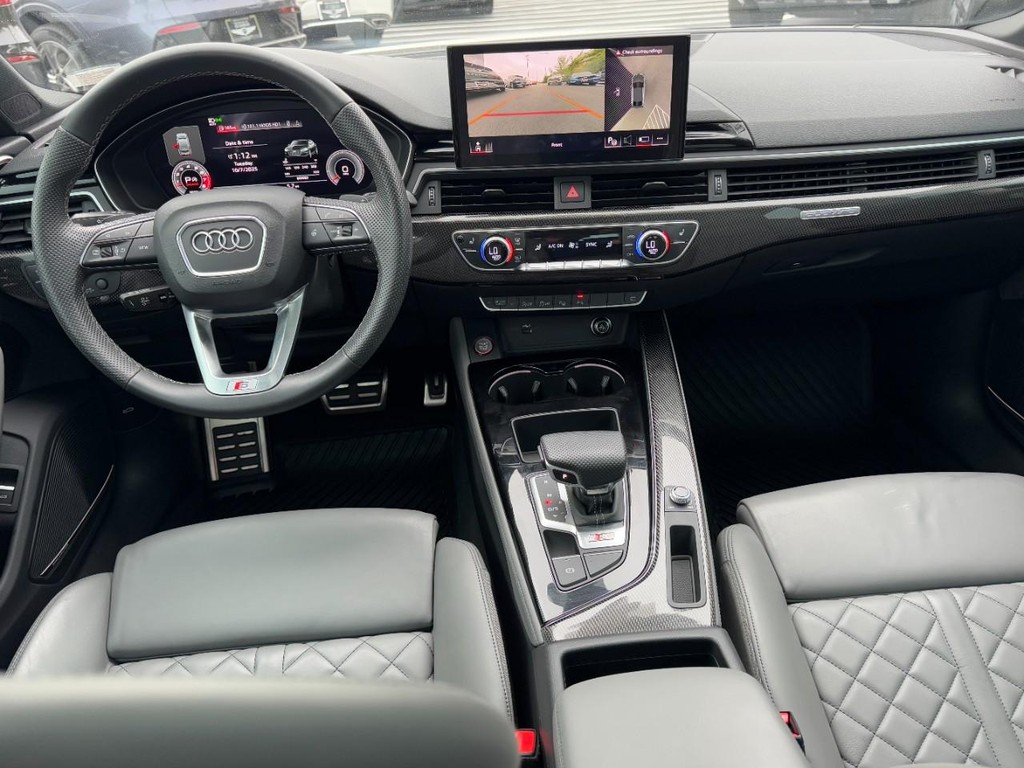 Audi S5 Sportback Vehicle Full-screen Gallery Image 13