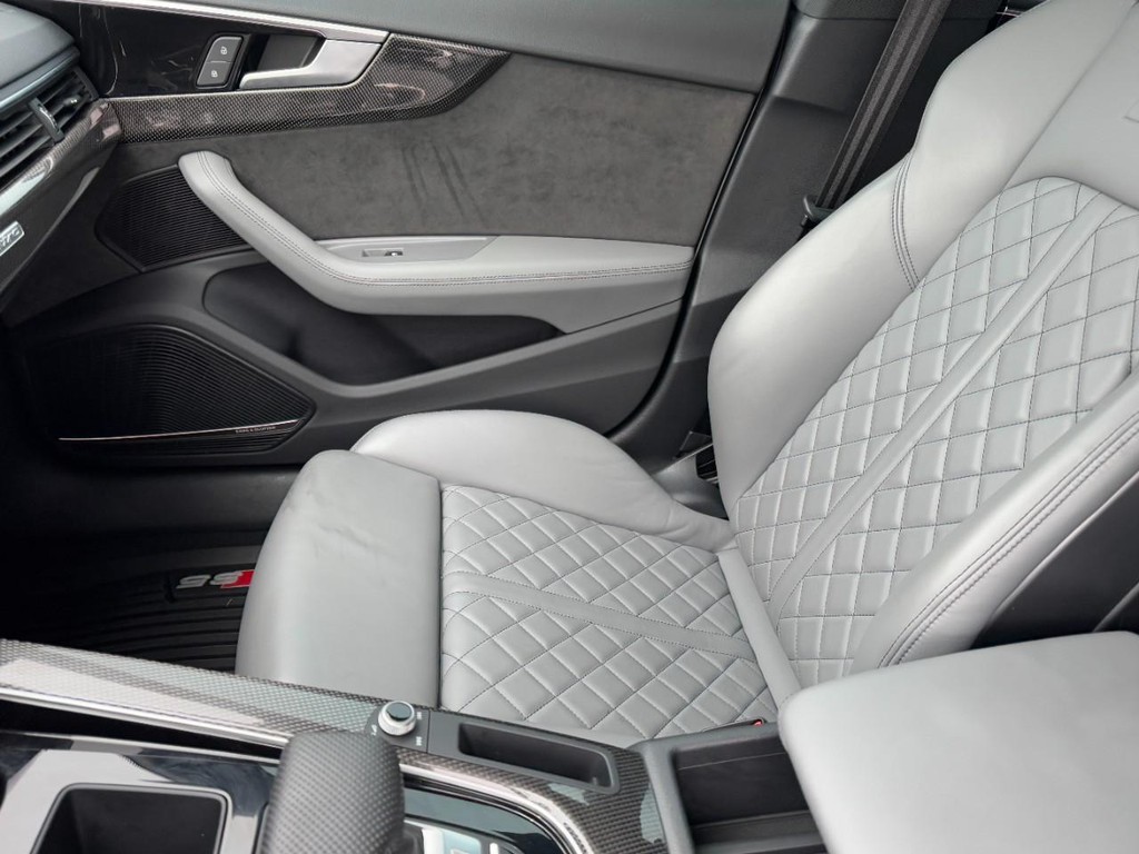 Audi S5 Sportback Vehicle Full-screen Gallery Image 15