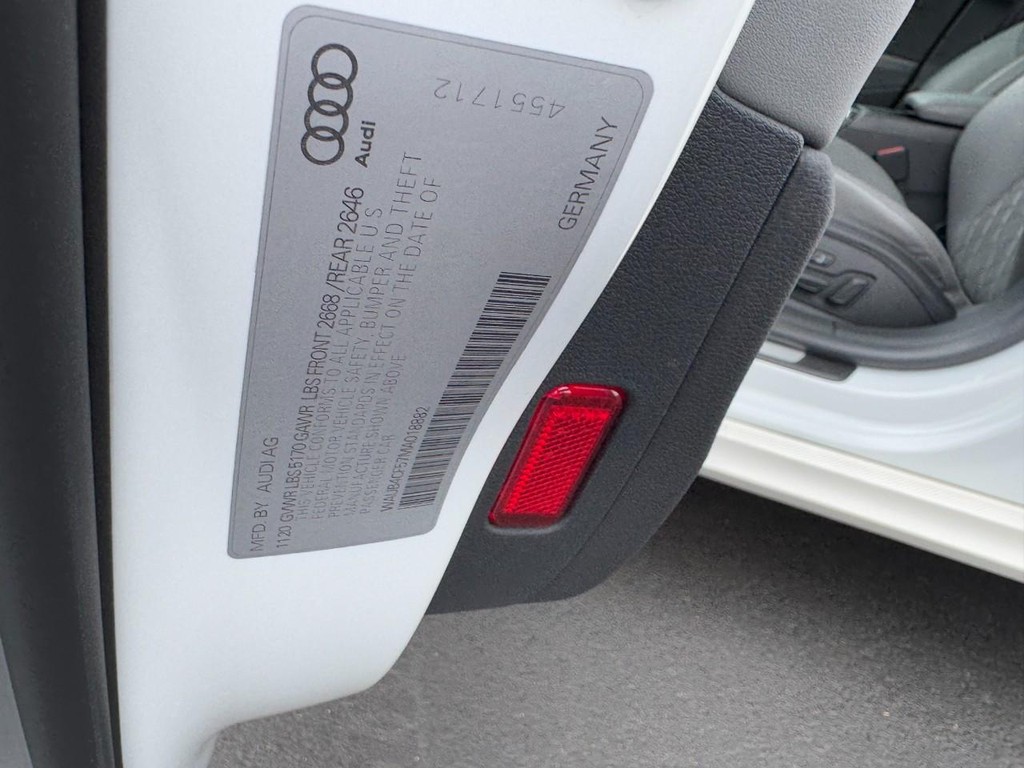 Audi S5 Sportback Vehicle Full-screen Gallery Image 27