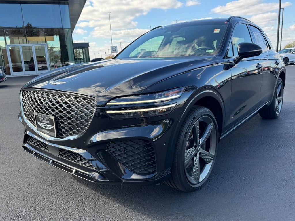 Genesis GV70 Vehicle Full-screen Gallery Image 08