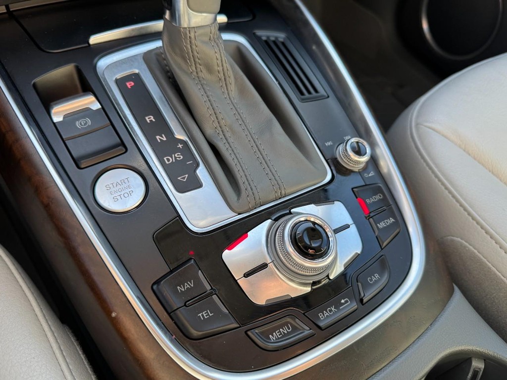 Audi Q5 Vehicle Full-screen Gallery Image 19