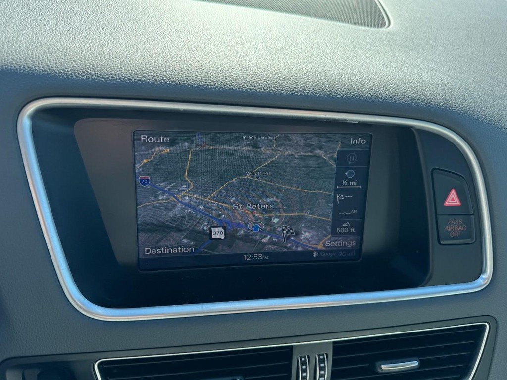 Audi Q5 Vehicle Full-screen Gallery Image 22