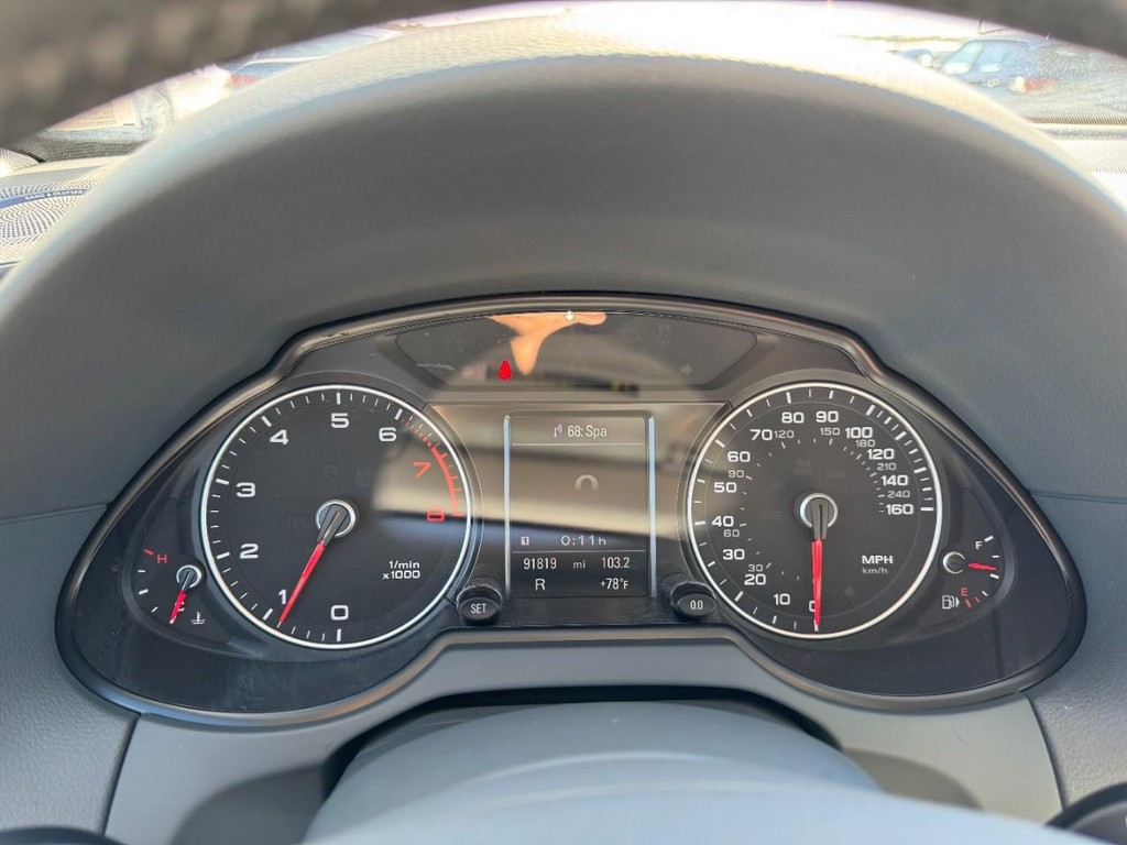 Audi Q5 Vehicle Full-screen Gallery Image 24