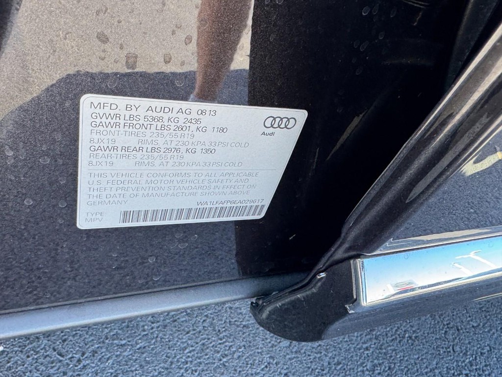 Audi Q5 Vehicle Full-screen Gallery Image 25