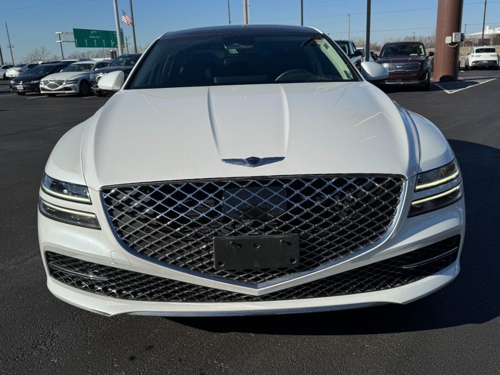 Genesis G80 Vehicle Full-screen Gallery Image 09