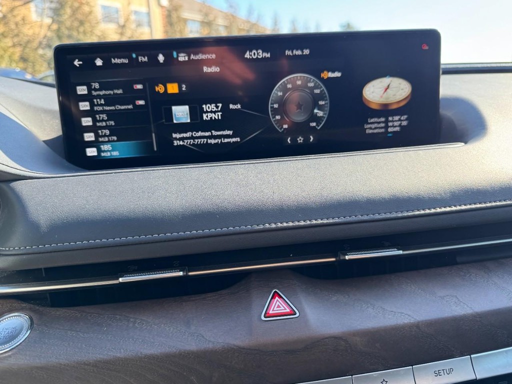 Genesis G80 Vehicle Full-screen Gallery Image 21