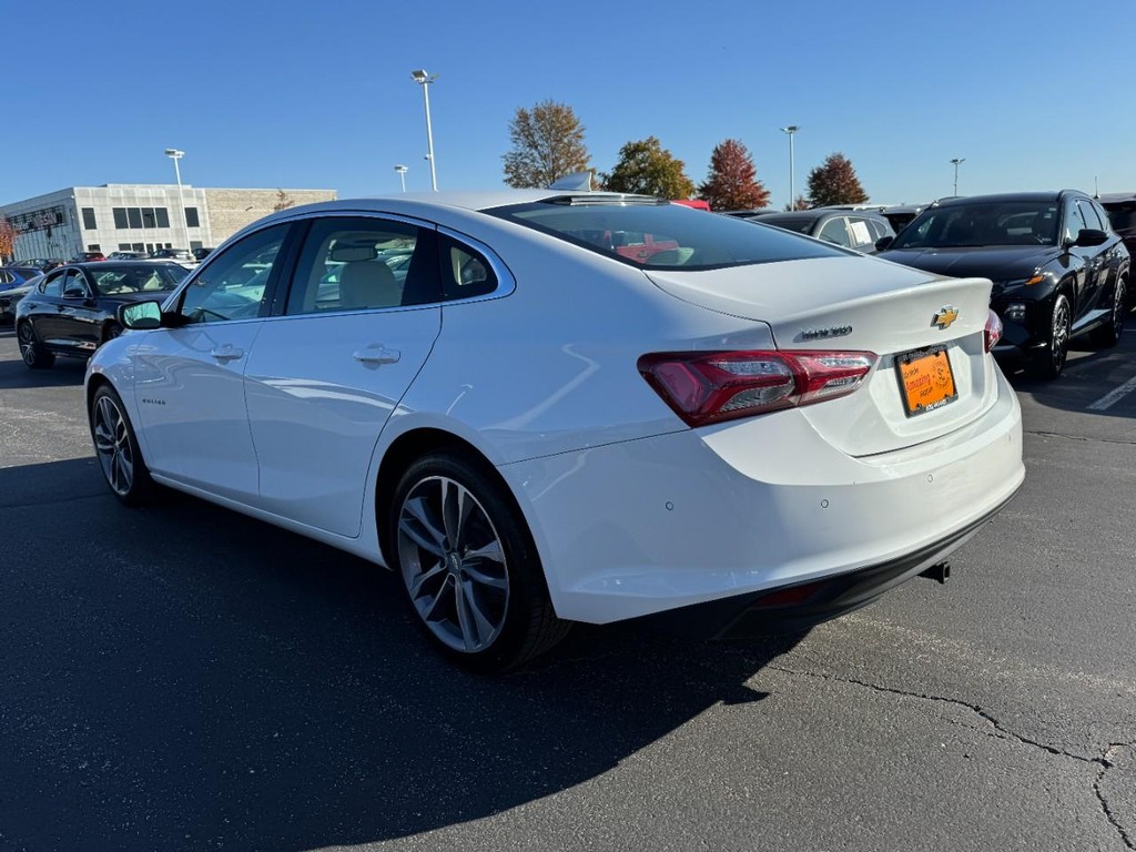 Chevrolet Malibu Vehicle Full-screen Gallery Image 05