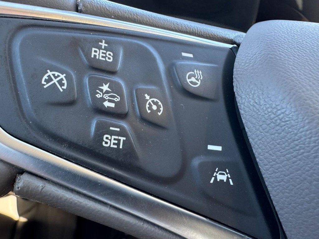 Chevrolet Malibu Vehicle Full-screen Gallery Image 16