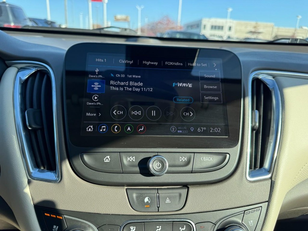 Chevrolet Malibu Vehicle Full-screen Gallery Image 19