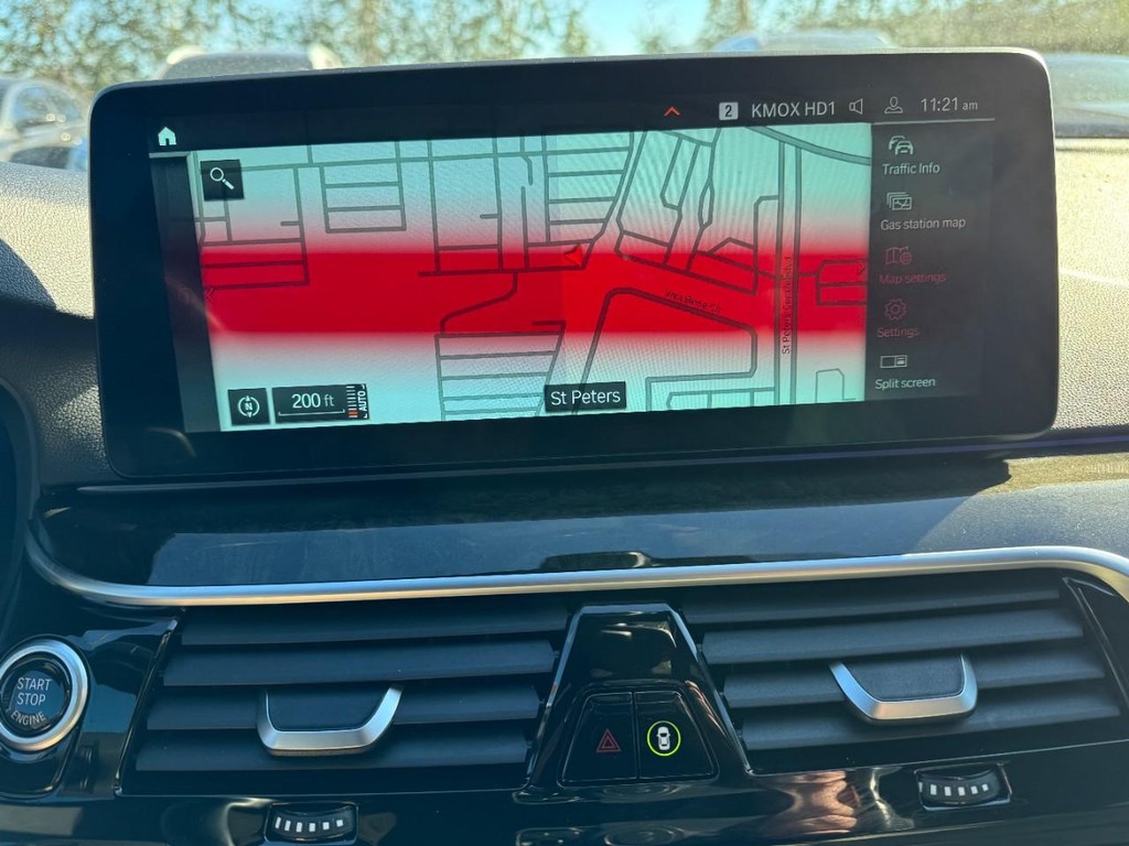 BMW 5 Series Vehicle Full-screen Gallery Image 22